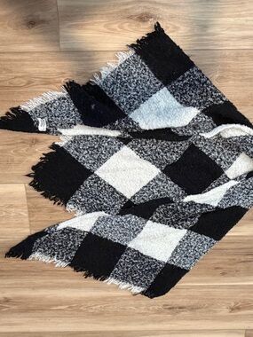 🍒Sonoma Black & White Check Fringe Scarf